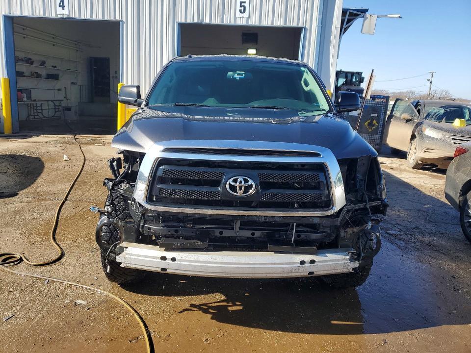 2011 Toyota Tundra Double cab SR5