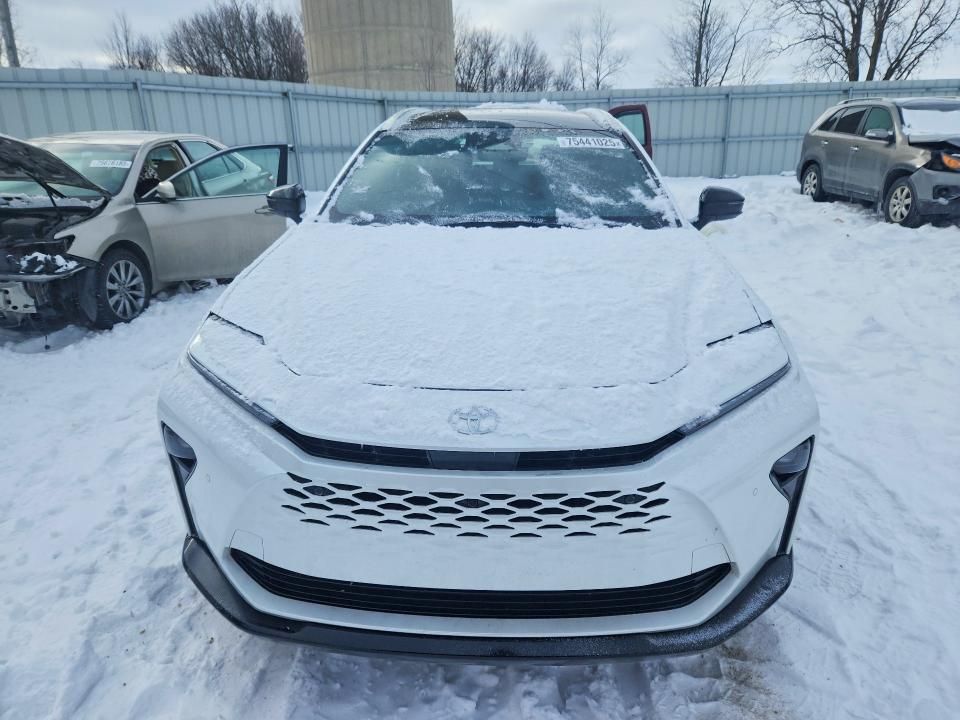 2025 Toyota Crown Signia xle