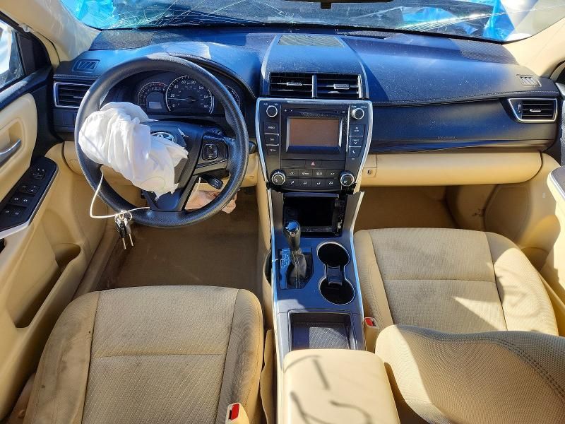 2015 Toyota Camry le