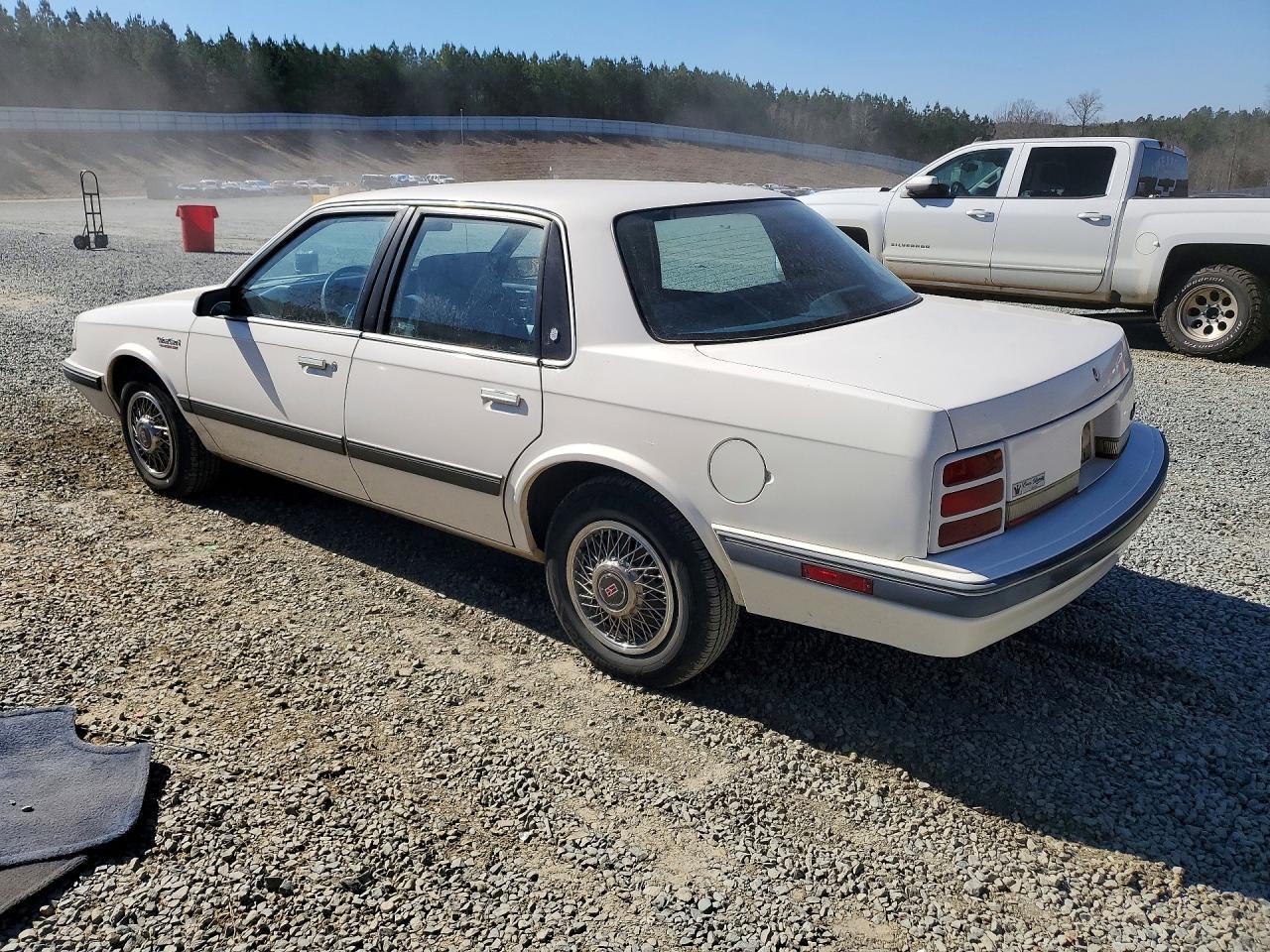 1992 Oldsmobile Cutlass Ciera Base
