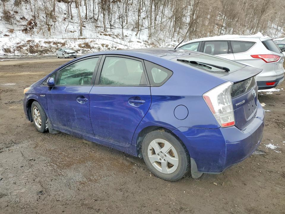 2010 Toyota Prius iii