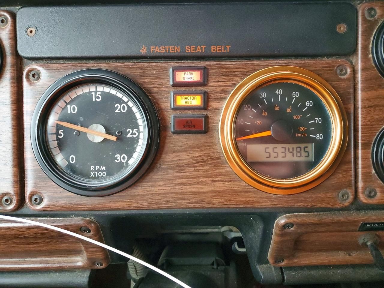 2001 Freigliner 2001 Freightliner Convention Semi Truck