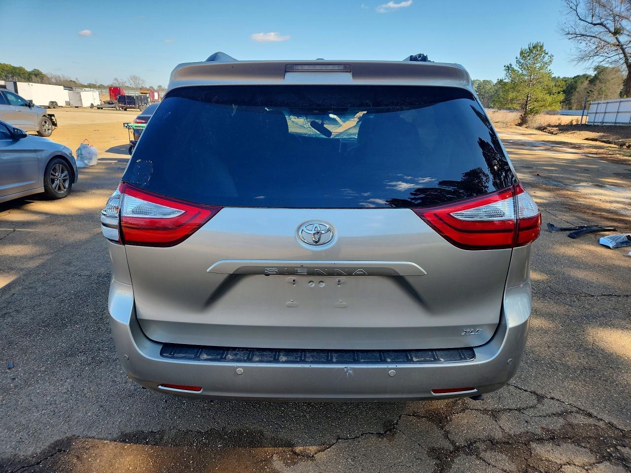 2017 Toyota Sienna xle