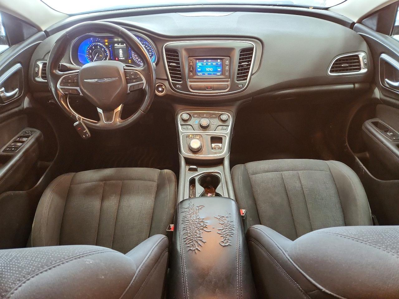 2017 Chrysler 200 lx
