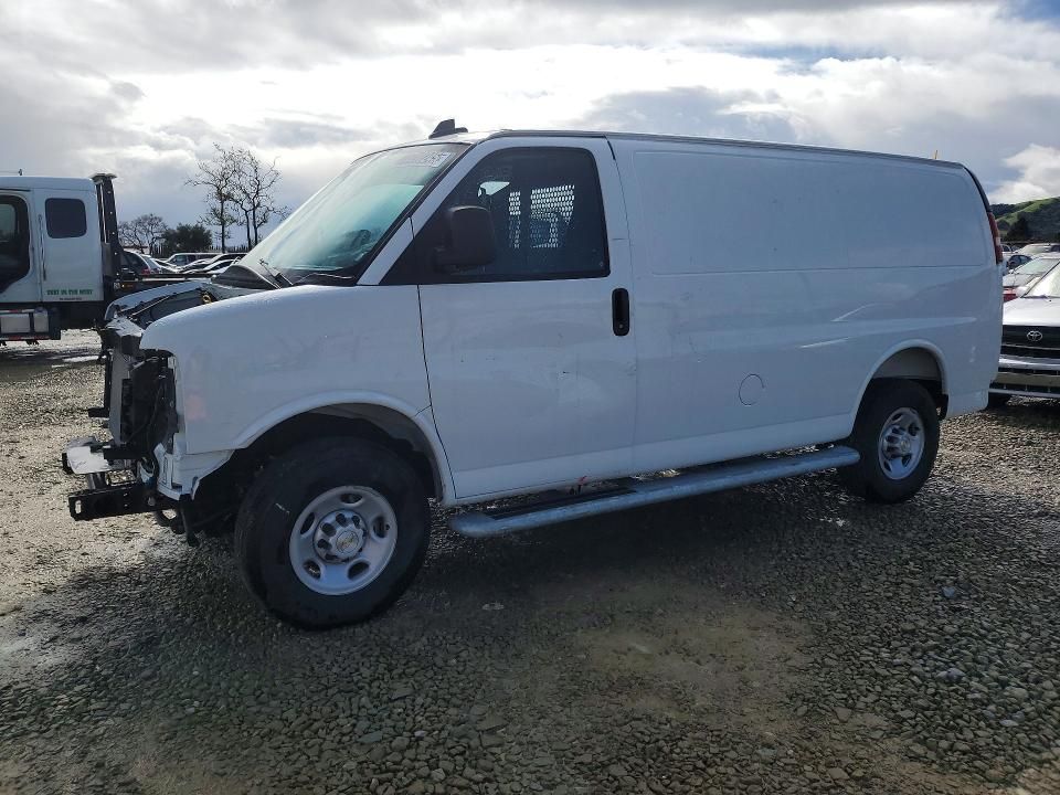2025 Chevrolet Express G2500