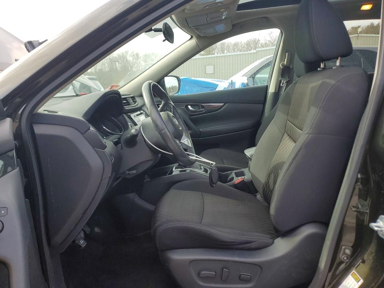 2017 Nissan Rogue sv