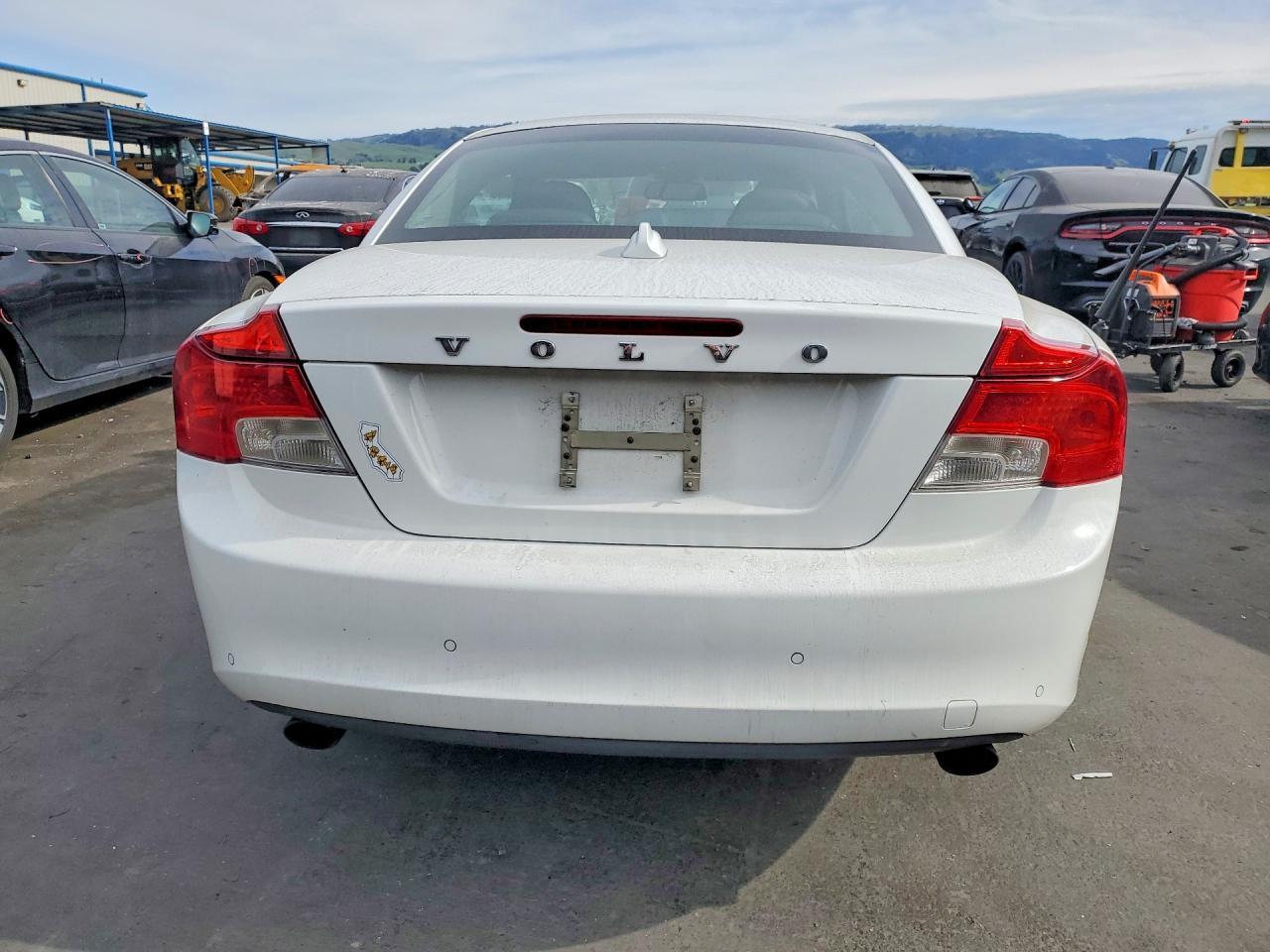 2011 Volvo C70 T5