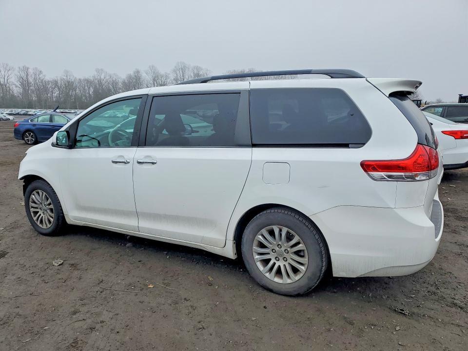 2013 Toyota Sienna xle