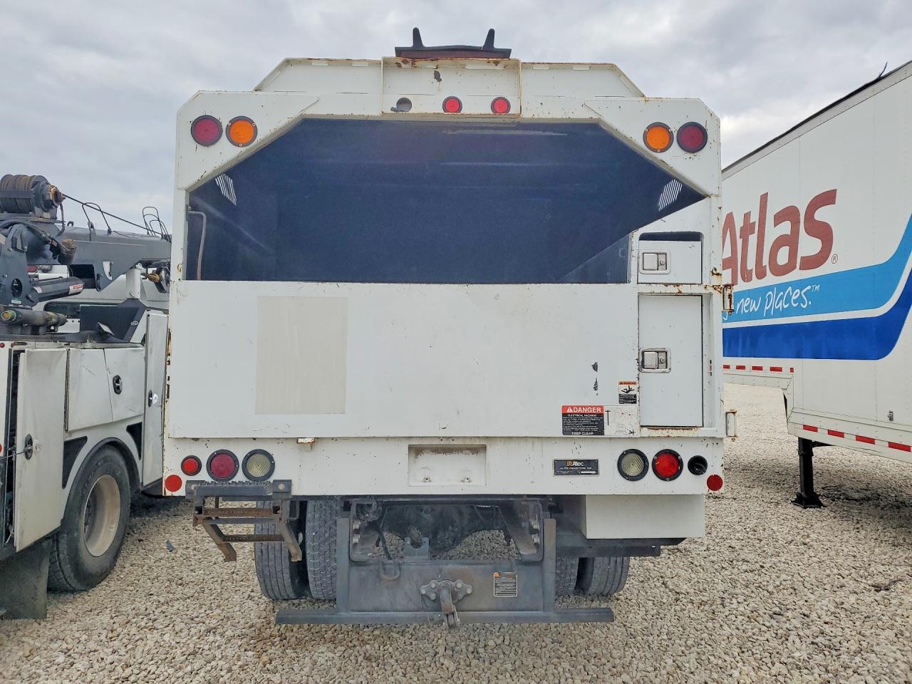2015 Ford F750 Super Duty Chipper Truck
