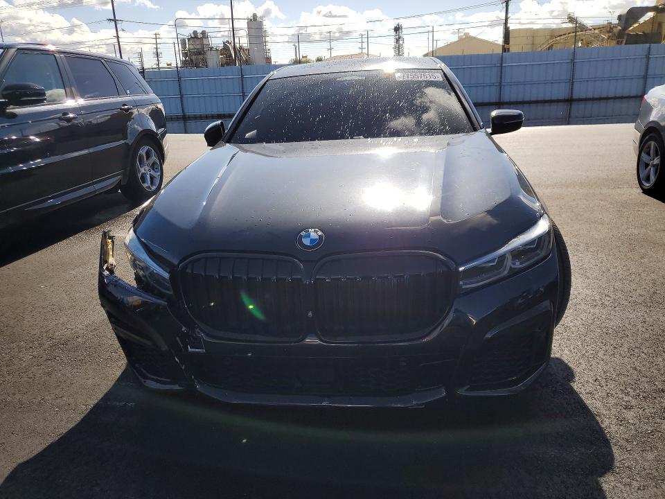 2021 BMW 740 i