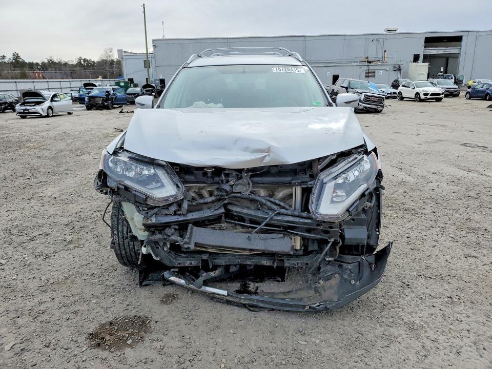 2017 Nissan Rogue sv