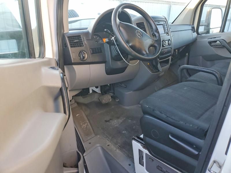 2016 Mercedes-Benz Sprinter box Truck