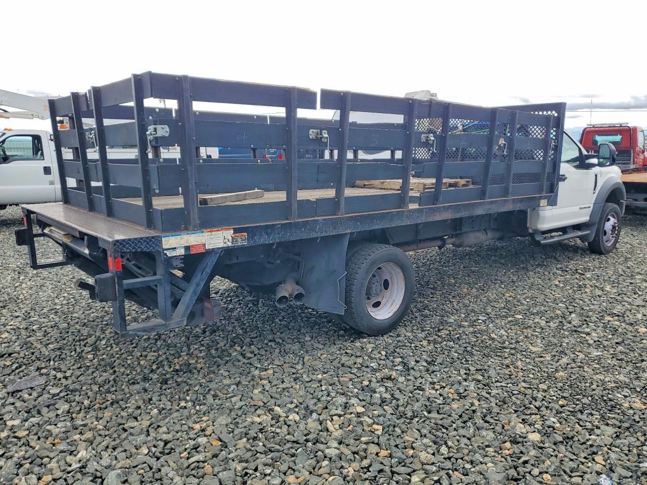2017 Ford F450 Super Duty Flatbed Truck