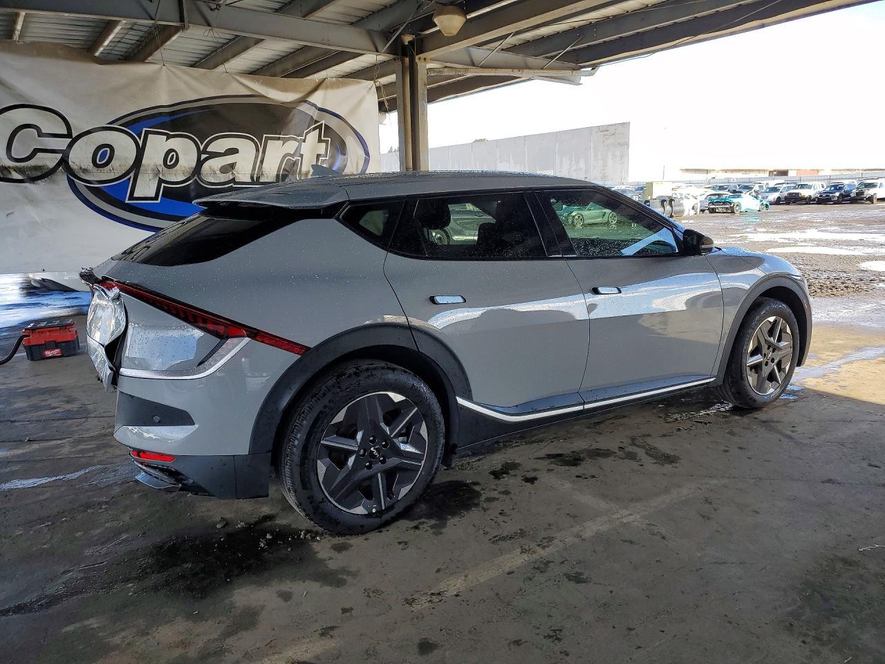 2025 KIA EV6 Light Long Range