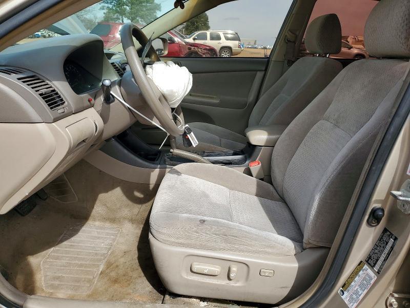 2004 Toyota Camry le