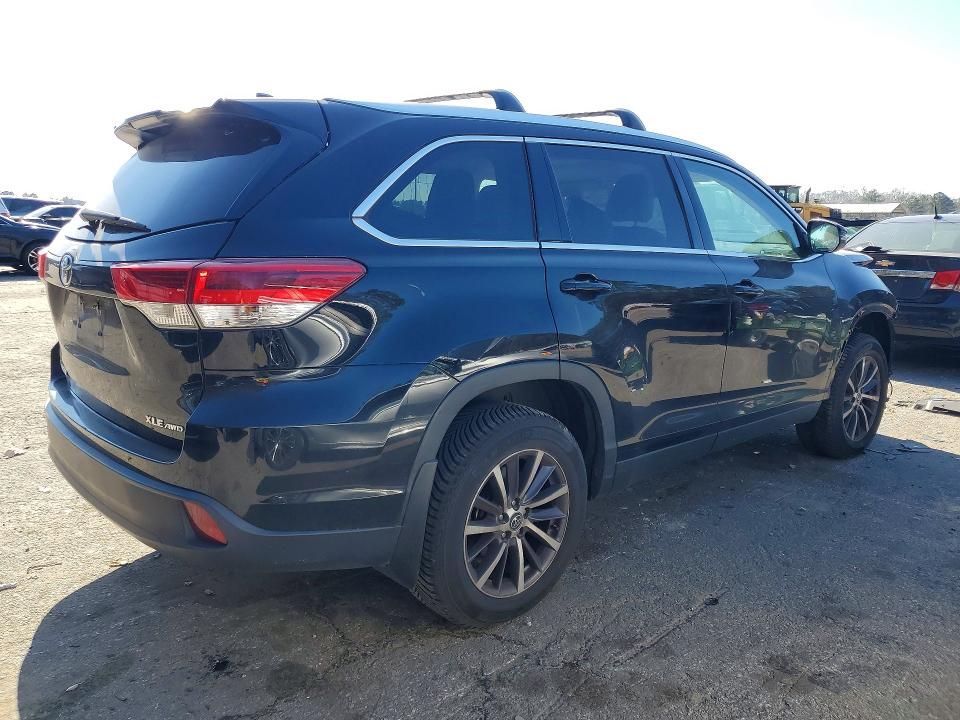 2019 Toyota Highlander se