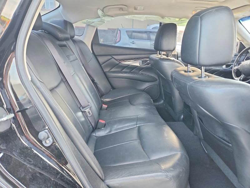 2014 Infiniti Q70 3.7