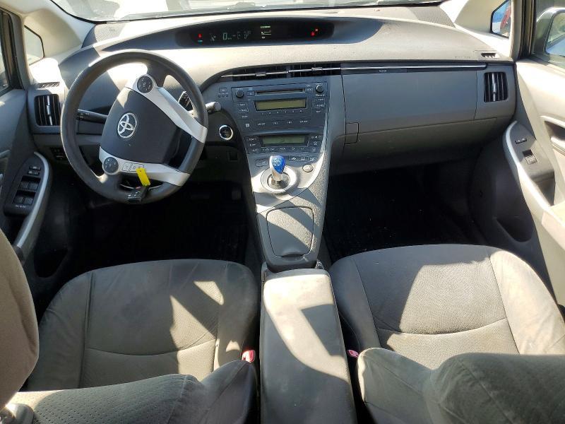 2010 Toyota Prius iii