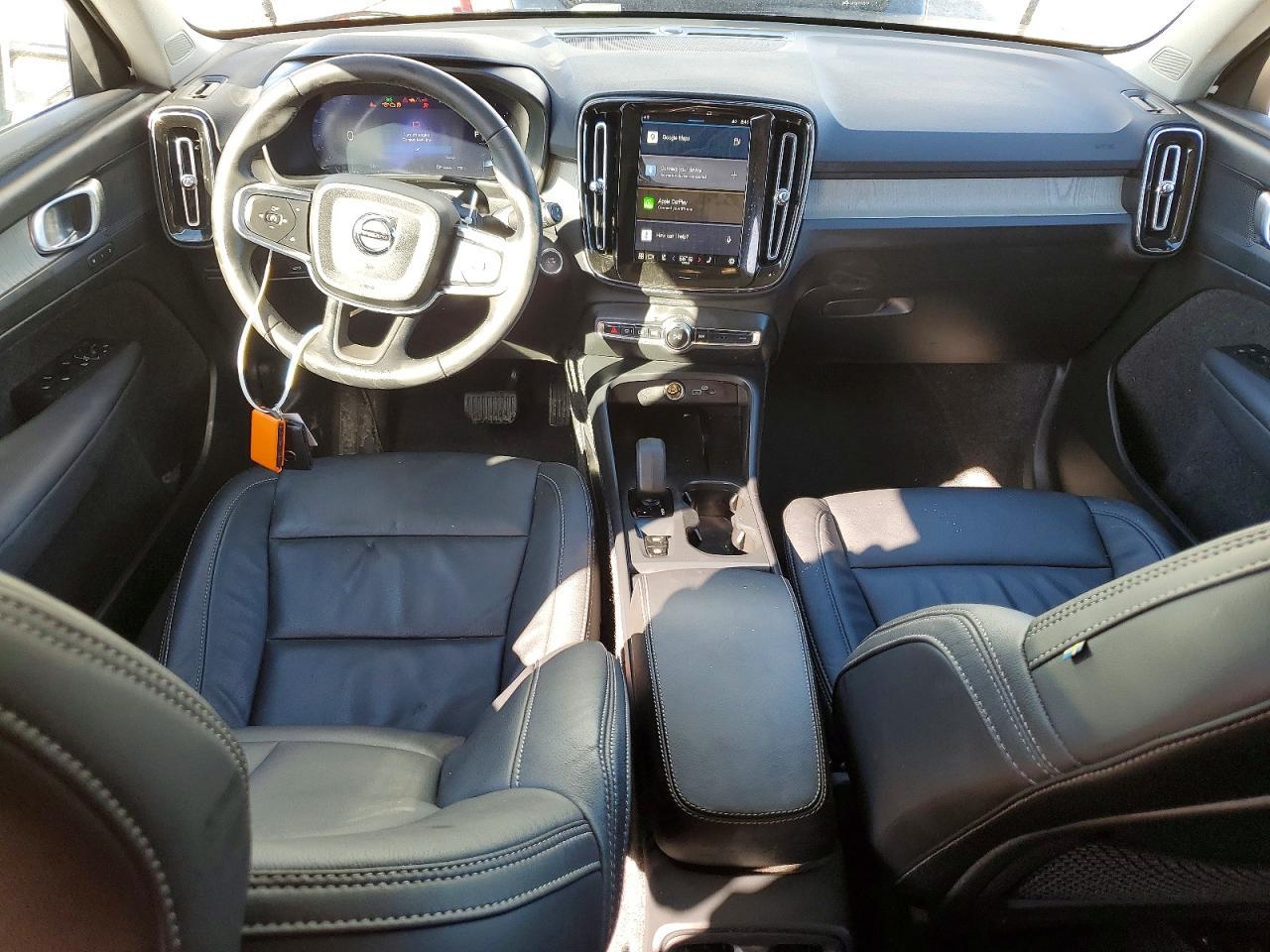 2025 Volvo Xc40 Core