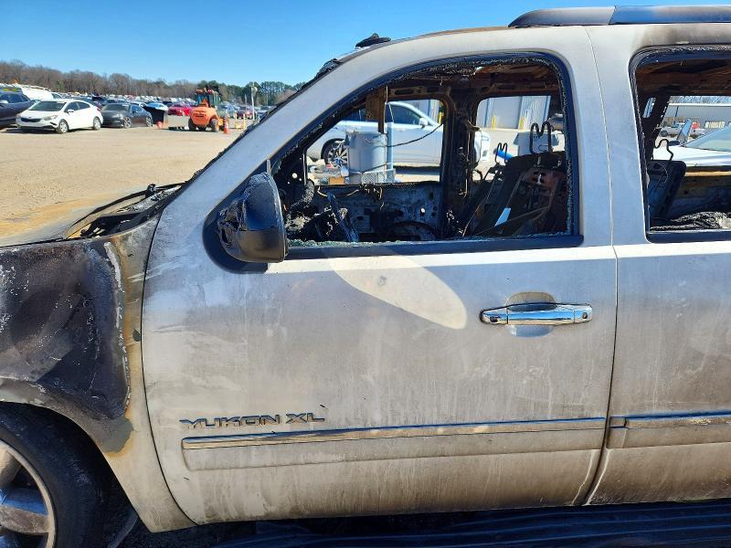 2009 GMC Yukon xl C1500 slt