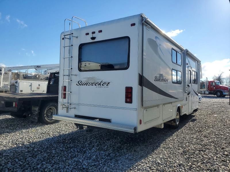 2010 Ford Econoline E450 Super Duty Cutaway Van