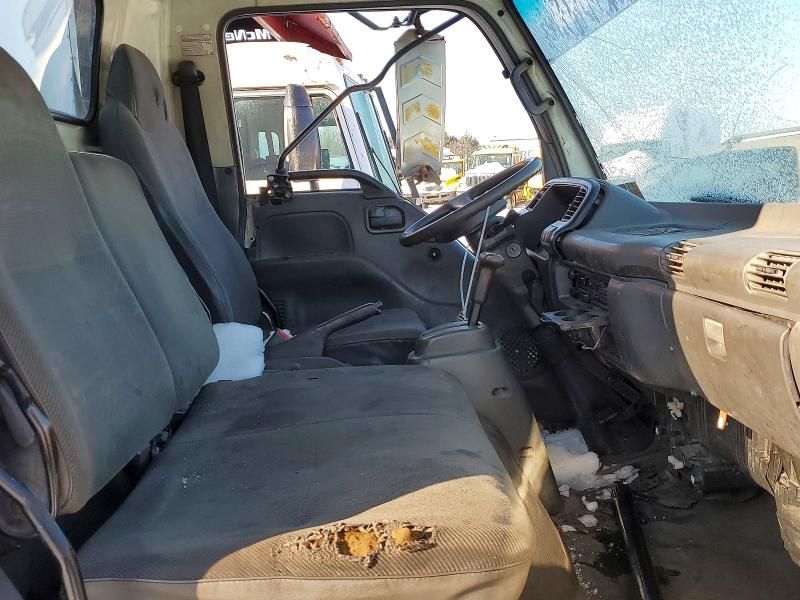 2002 GMC W5 BOX Truck