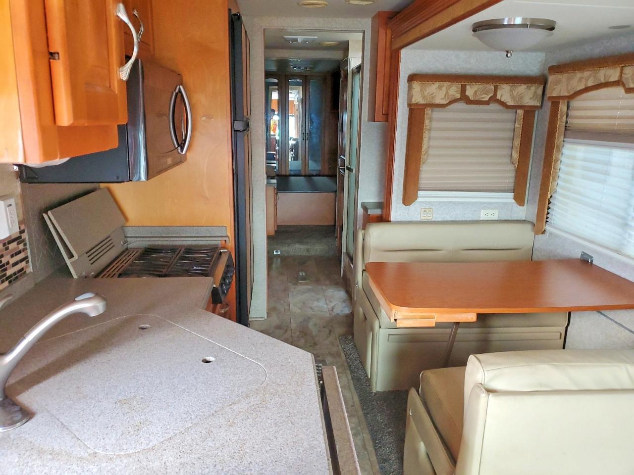 2008 Freightliner MT45 RV