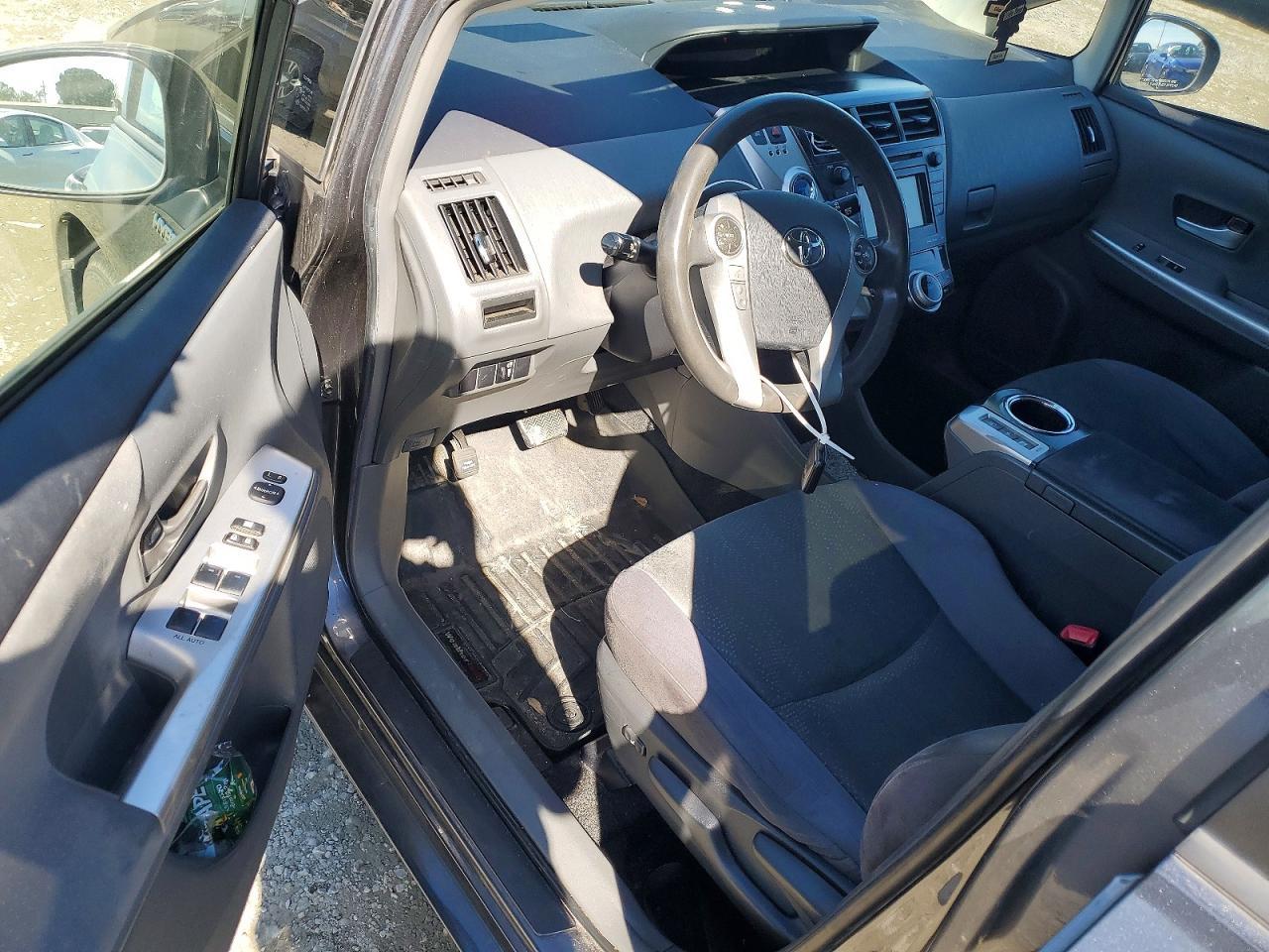 2014 Toyota Prius v Three