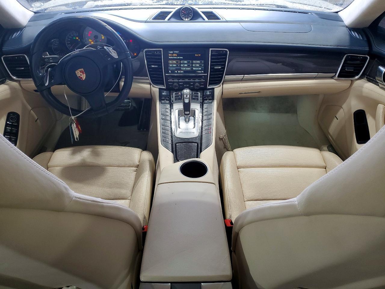 2013 Porsche Panamera gts