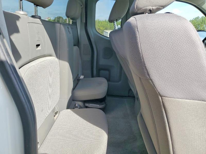 2016 Nissan Frontier s
