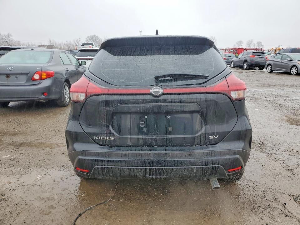 2022 Nissan Kicks sv