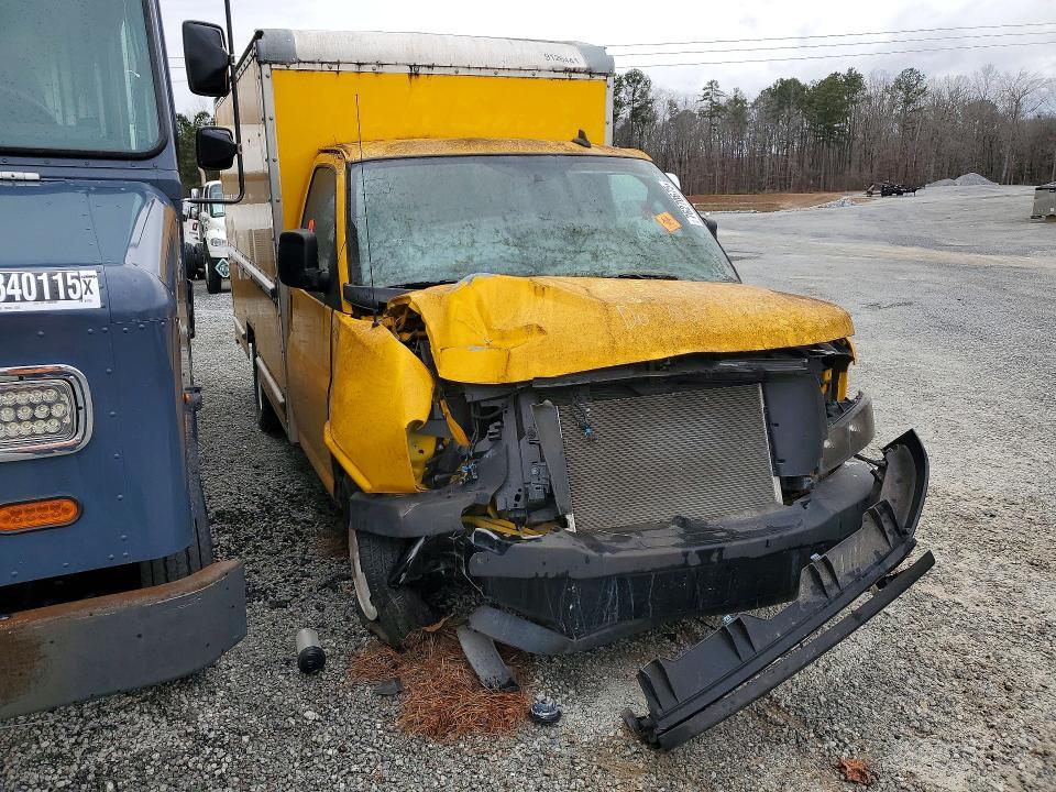 2023 GMC Savana CUT-BOX Truck