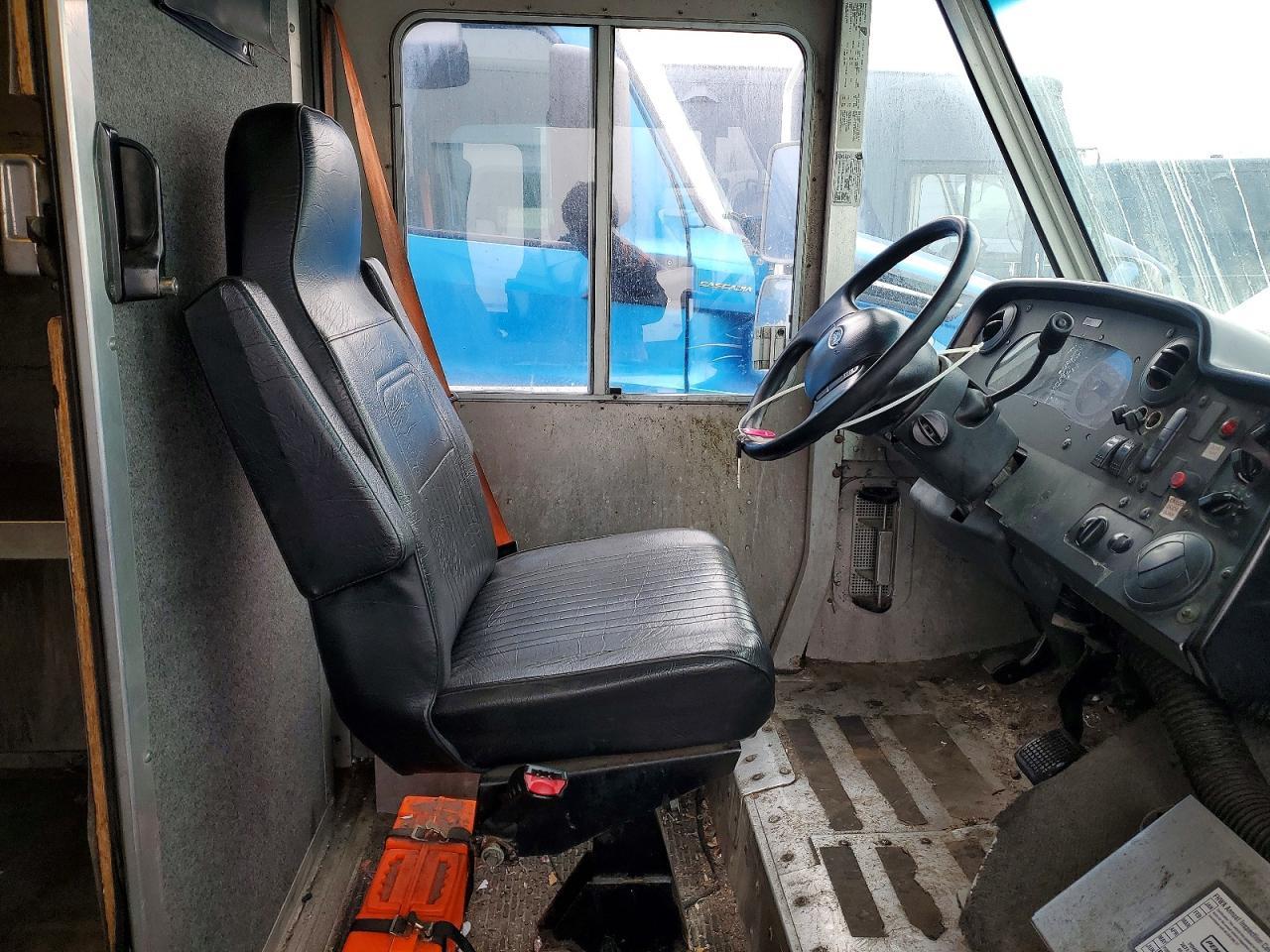 2012 Ford F59 Delivery Truck