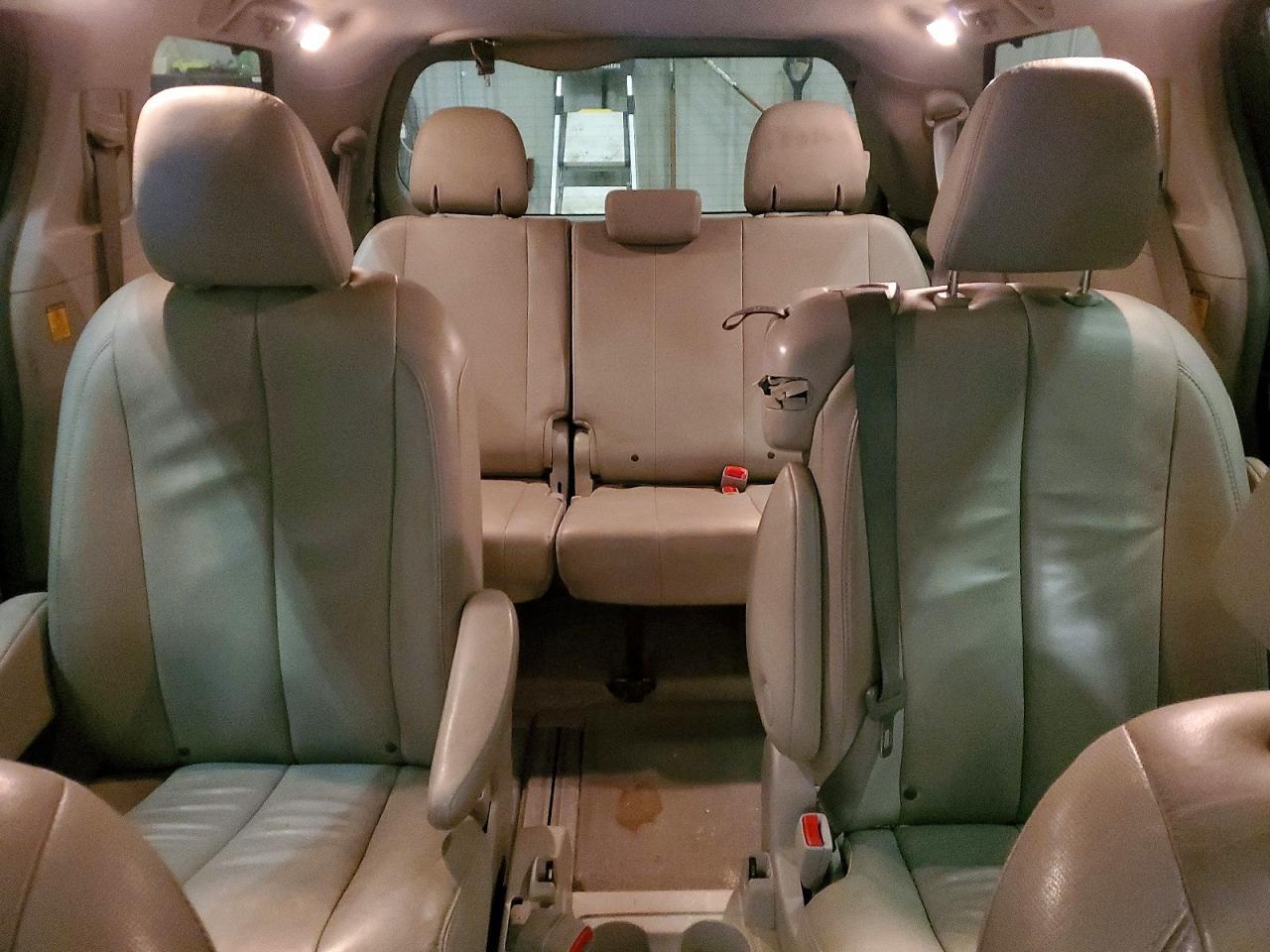 2013 Toyota Sienna xle