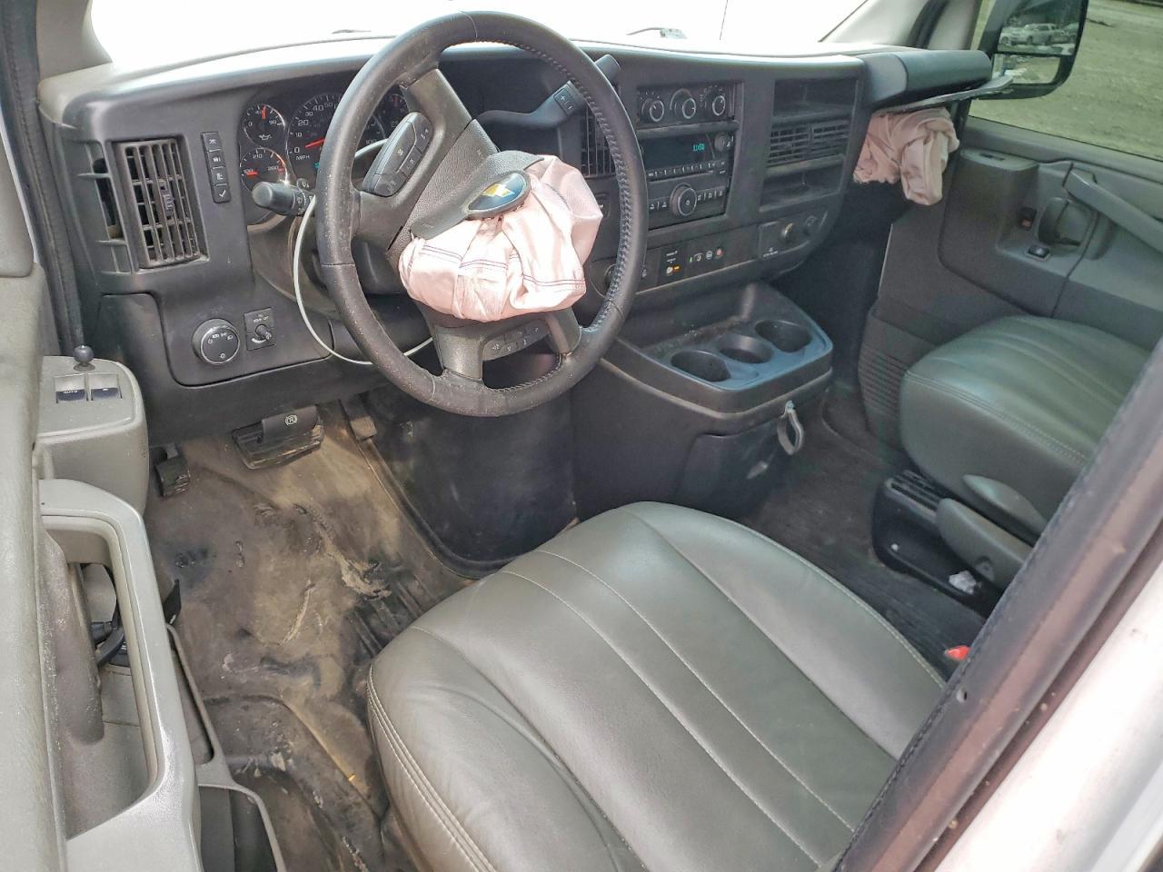 2020 Chevrolet Express 2500 Cargo Utility / Service Van