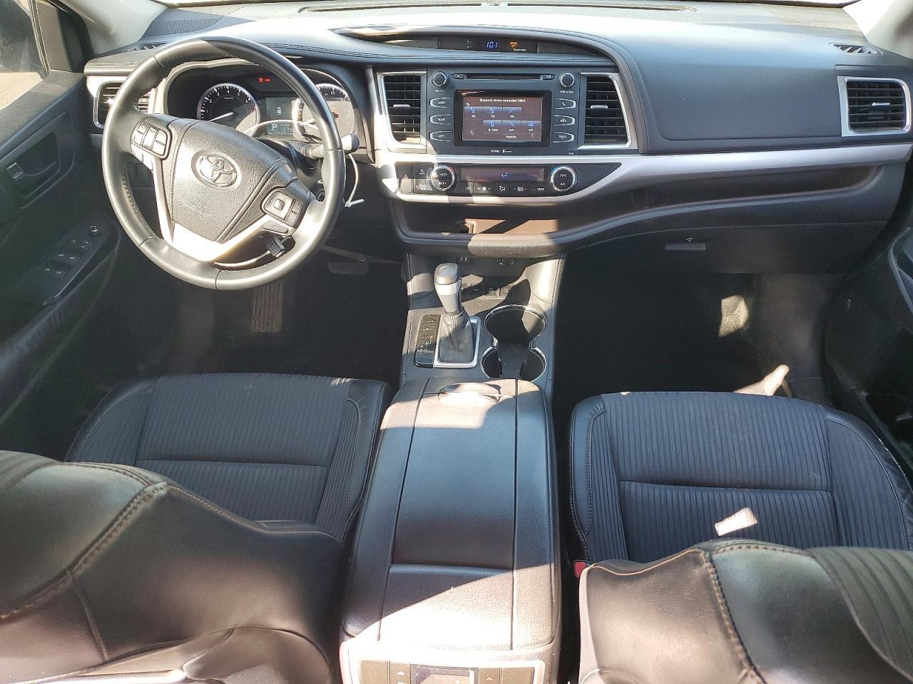 2014 Toyota Highlander le