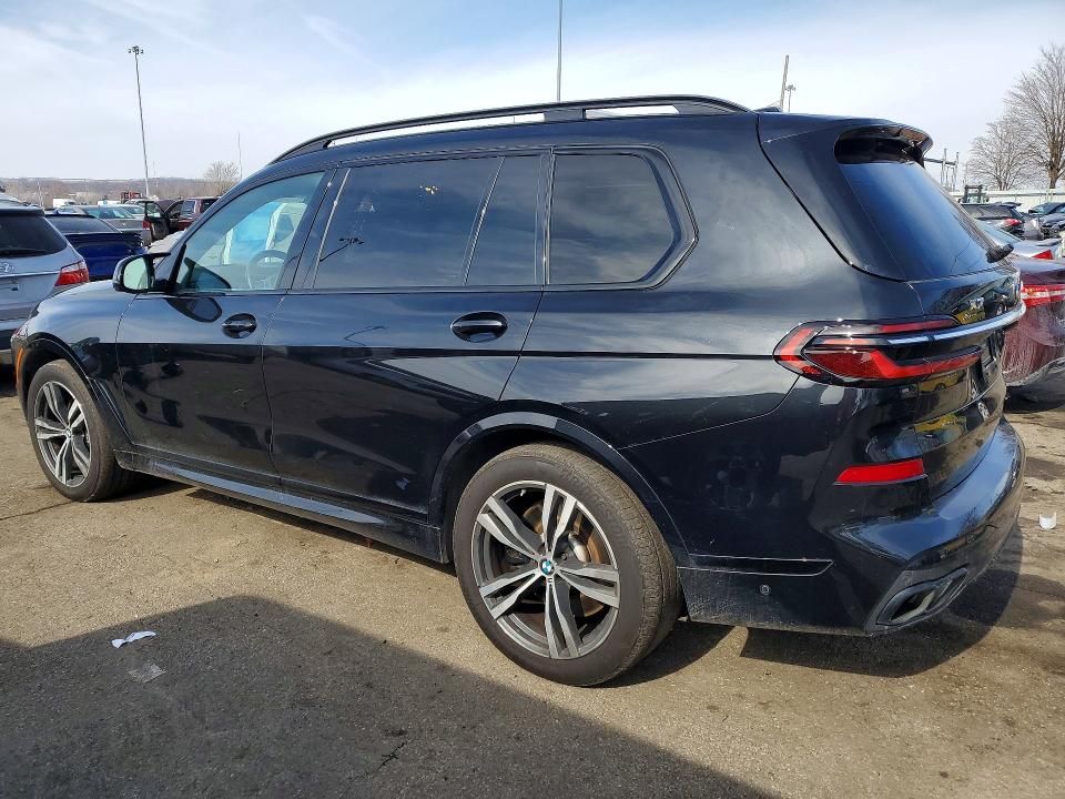 2023 BMW X7 M60i