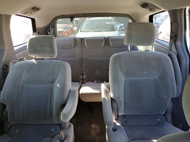 2005 Toyota Sienna ce