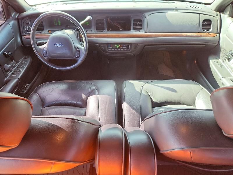2001 Ford Crown Victoria lx