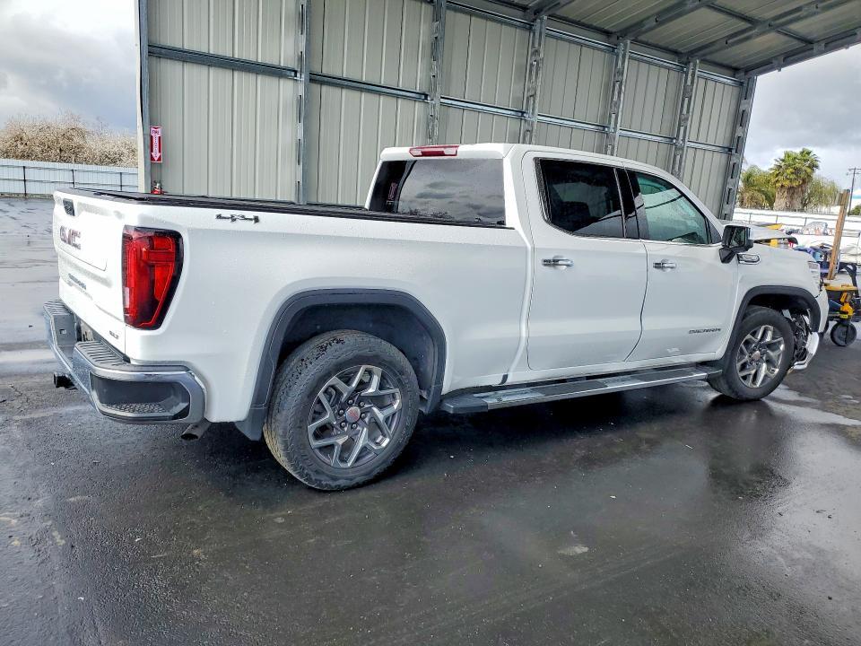 2023 GMC Sierra K1500 slt