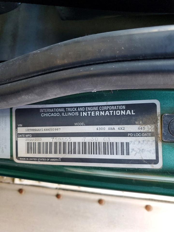 2004 International 4300 BOX Truck