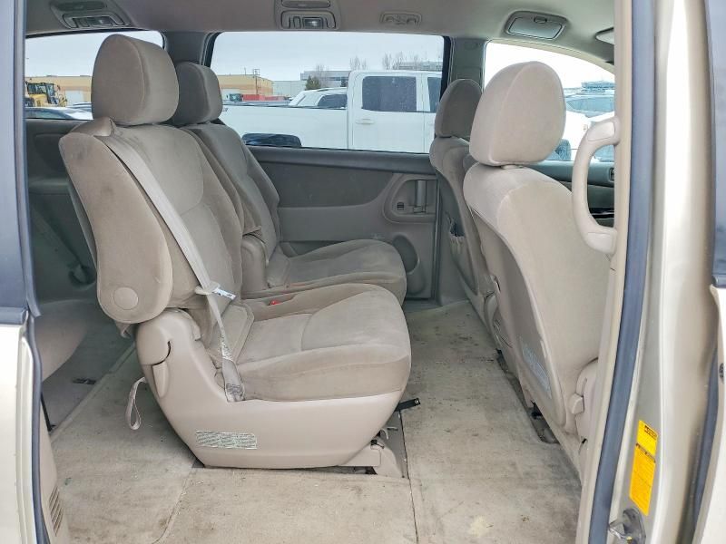2005 Toyota Sienna ce