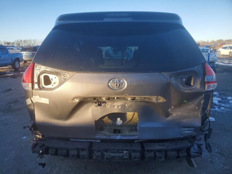 2013 Toyota Sienna xle