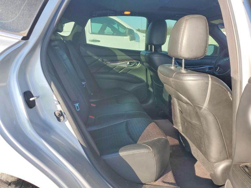 2015 Infiniti Q70 3.7