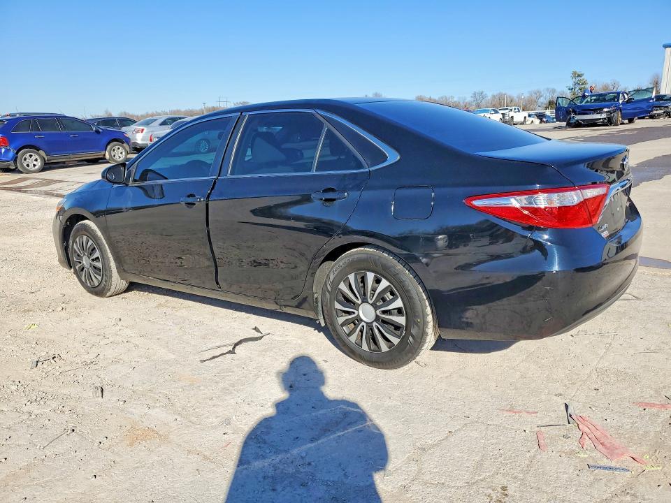 2016 Toyota Camry le