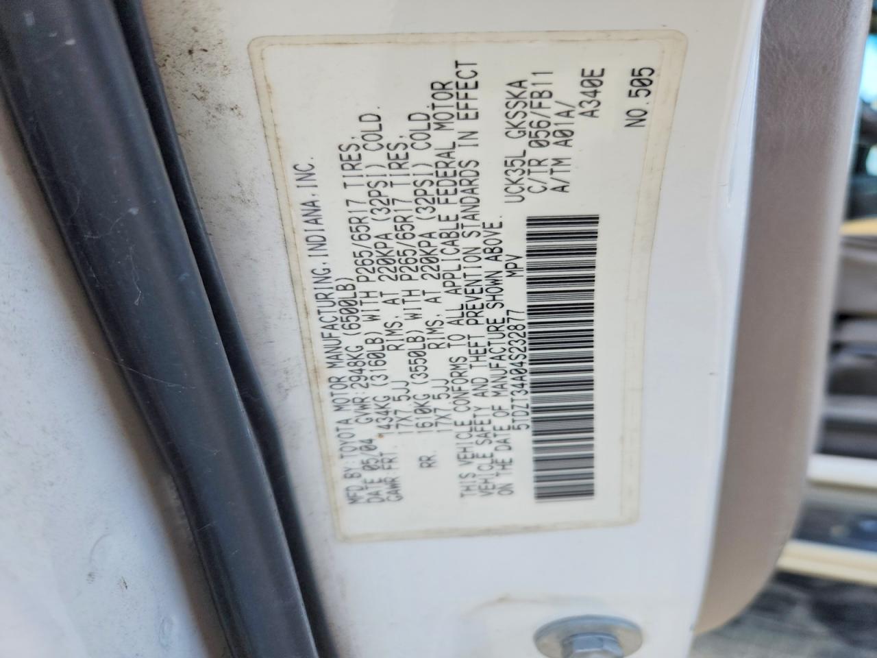 2004 Toyota Sequoia SR5