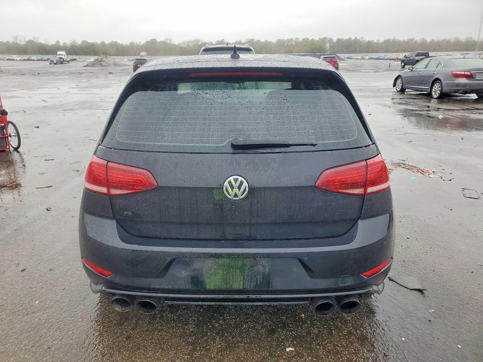 2018 Volkswagen Golf r