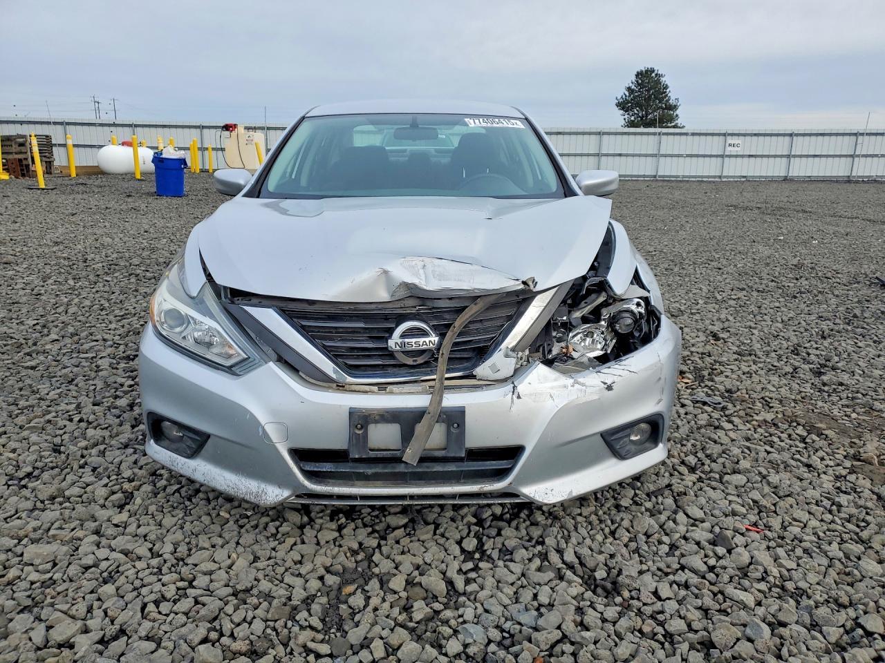 2017 Niss Altima 2.5 sv