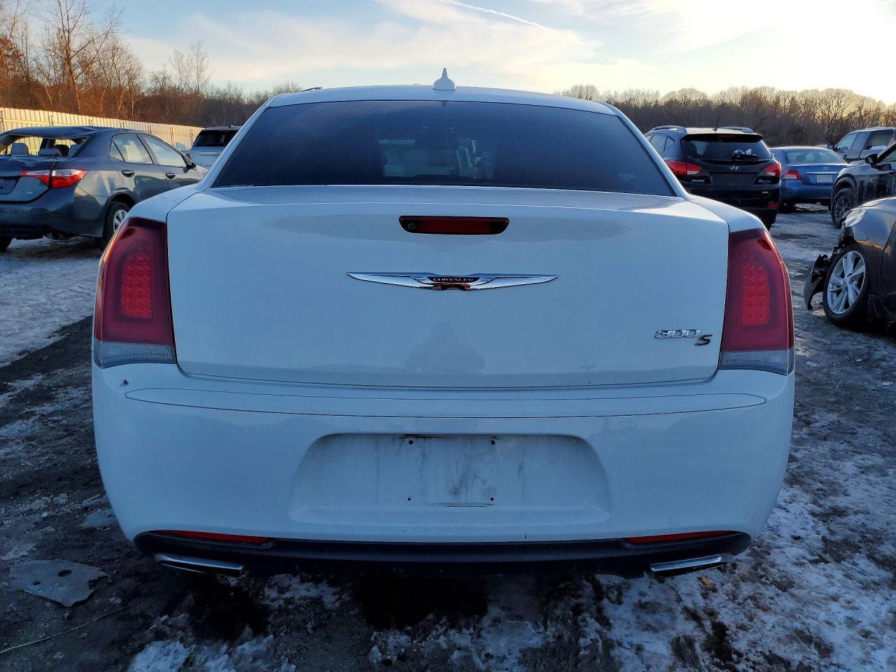 2016 Chrysler 300 s