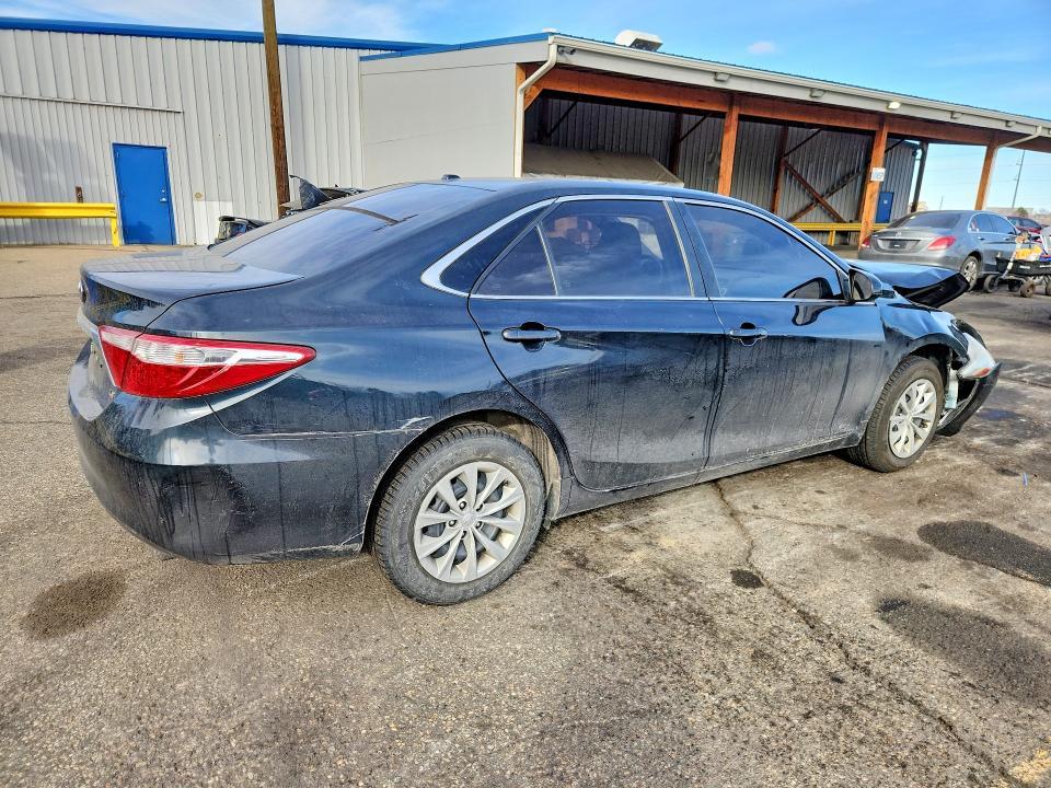 2016 Toyota Camry le